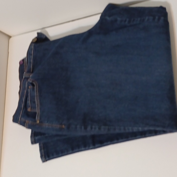 Gloria Vanderbilt Women's Amanda Classic High Rise Tapered Jean - Picture 10 of 13